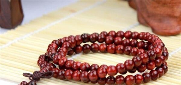 Aromatic Indian Rosewood 108 Bead Mala - Image 2