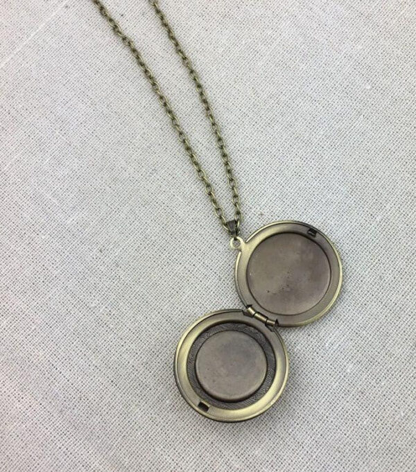 Sacred Sri Yantra Locket Pendant Necklace - Image 4