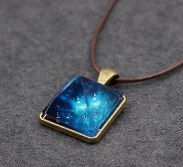 Vintage Luminous Starry Sky Crystal Pyramid Pendant Necklace